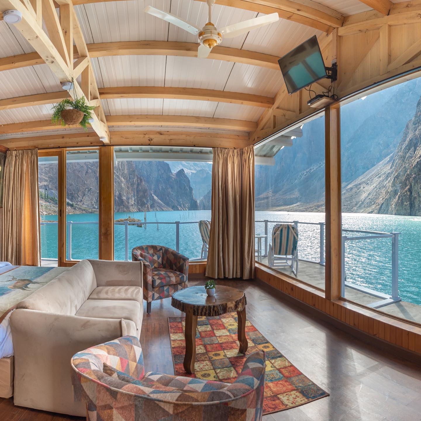 Luxus Hotel Attabad Hunza